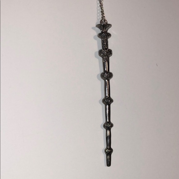 harry potter wand necklace. - Picture 1 of 2